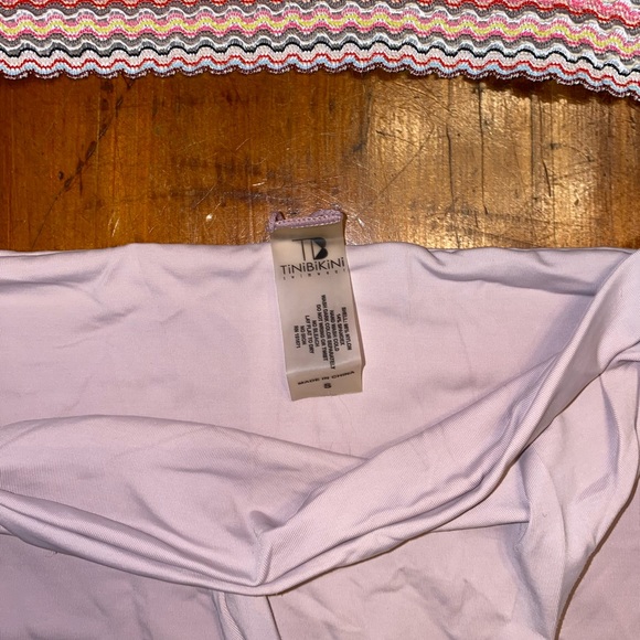 Bikini - Picture 3 of 3